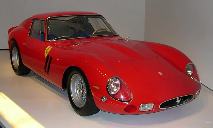 A red Ferrari 250 GTO